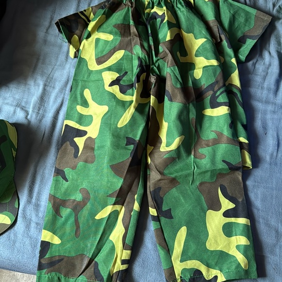 Boys Army suit - Picture 3 of 4